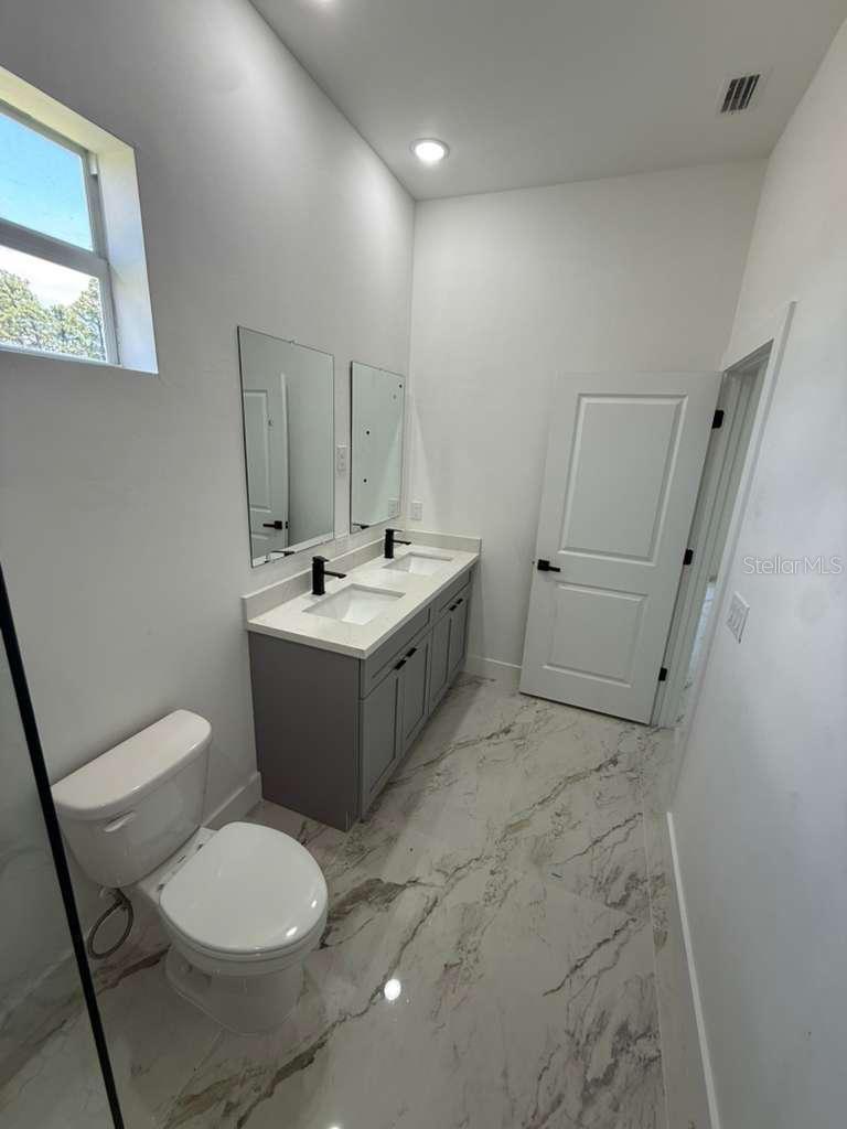 Image 10 of 26 For 908 Winters Street E