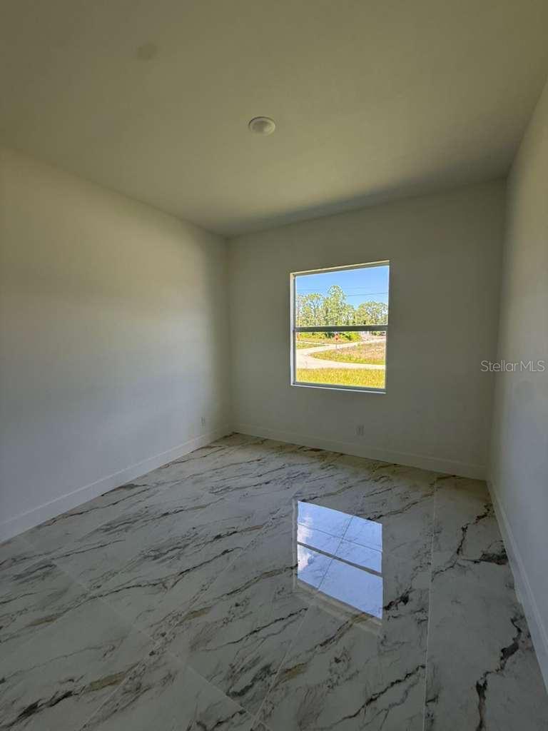 Image 15 of 26 For 908 Winters Street E