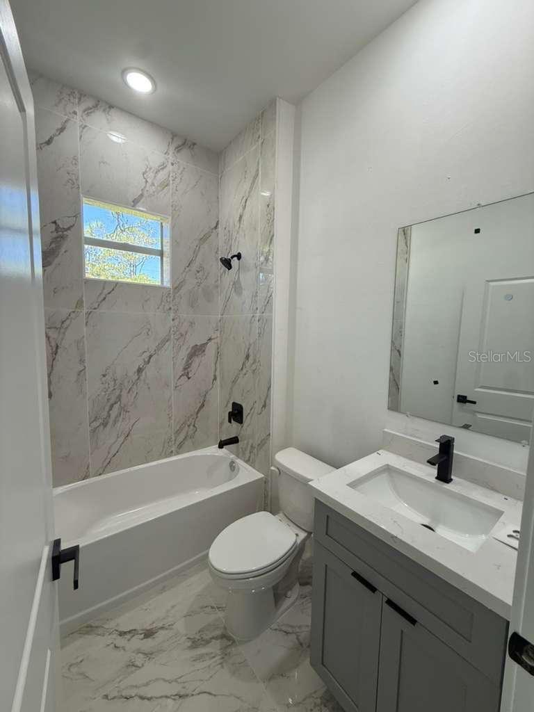 Image 17 of 26 For 908 Winters Street E
