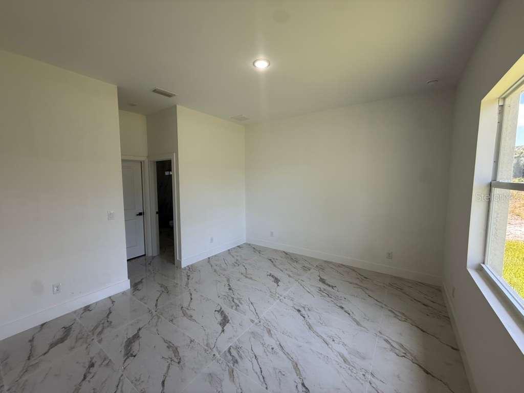 Image 8 of 26 For 908 Winters Street E