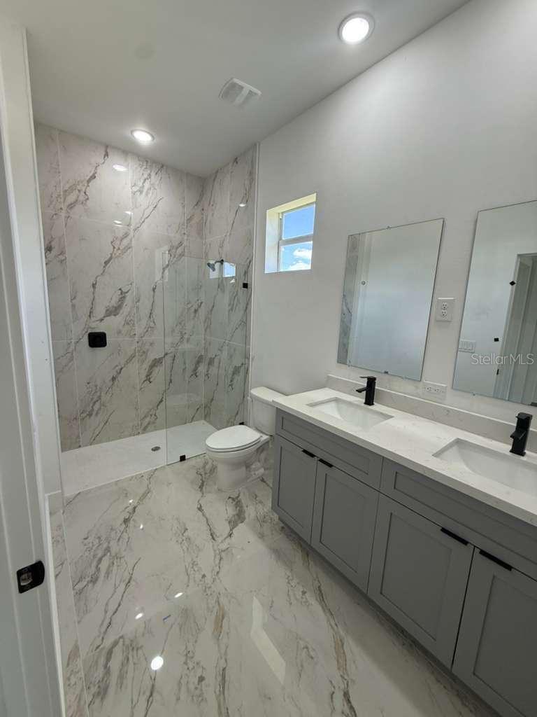 Image 9 of 26 For 908 Winters Street E