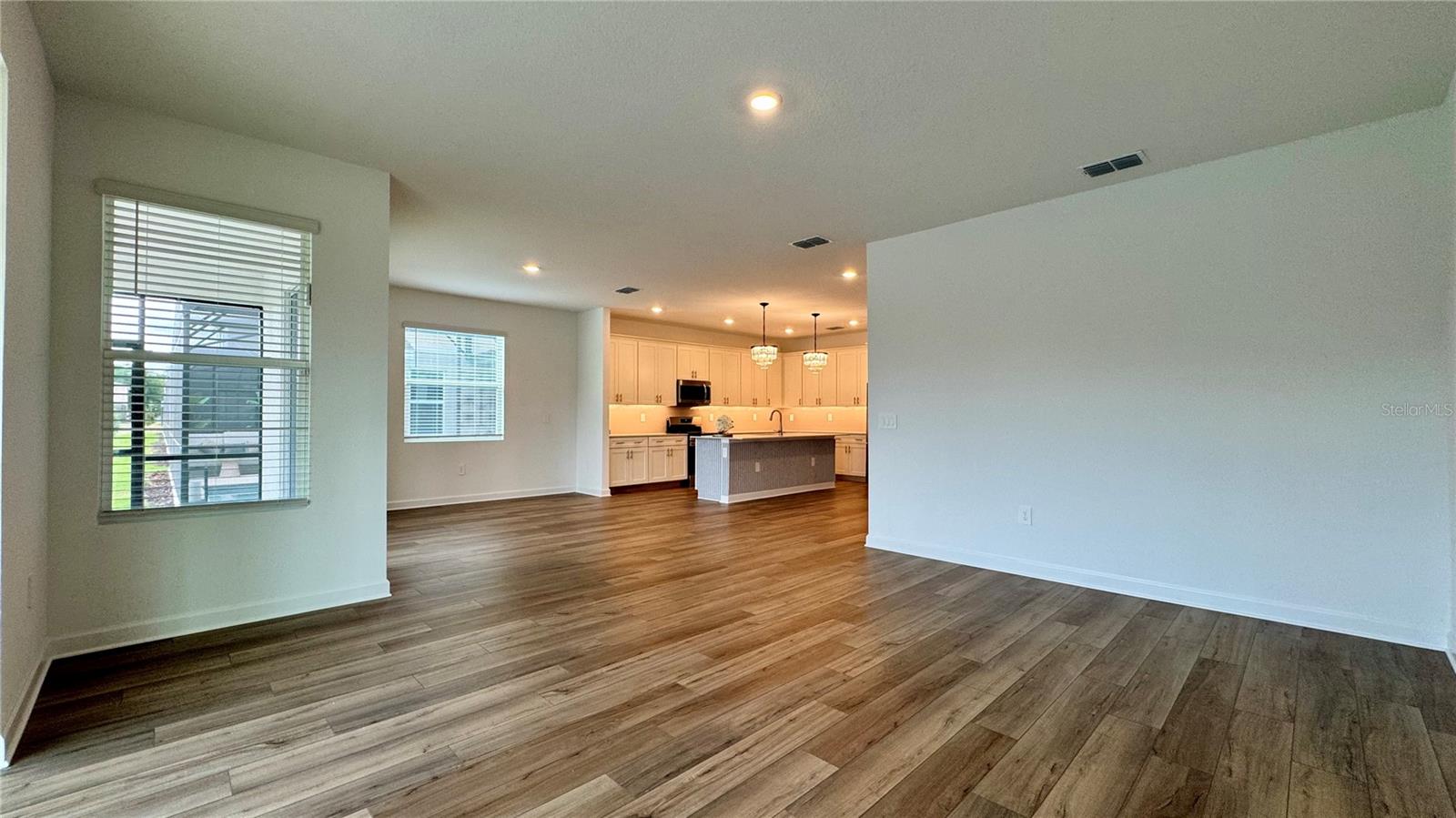 Image 11 of 48 For 7854 Poplin Street