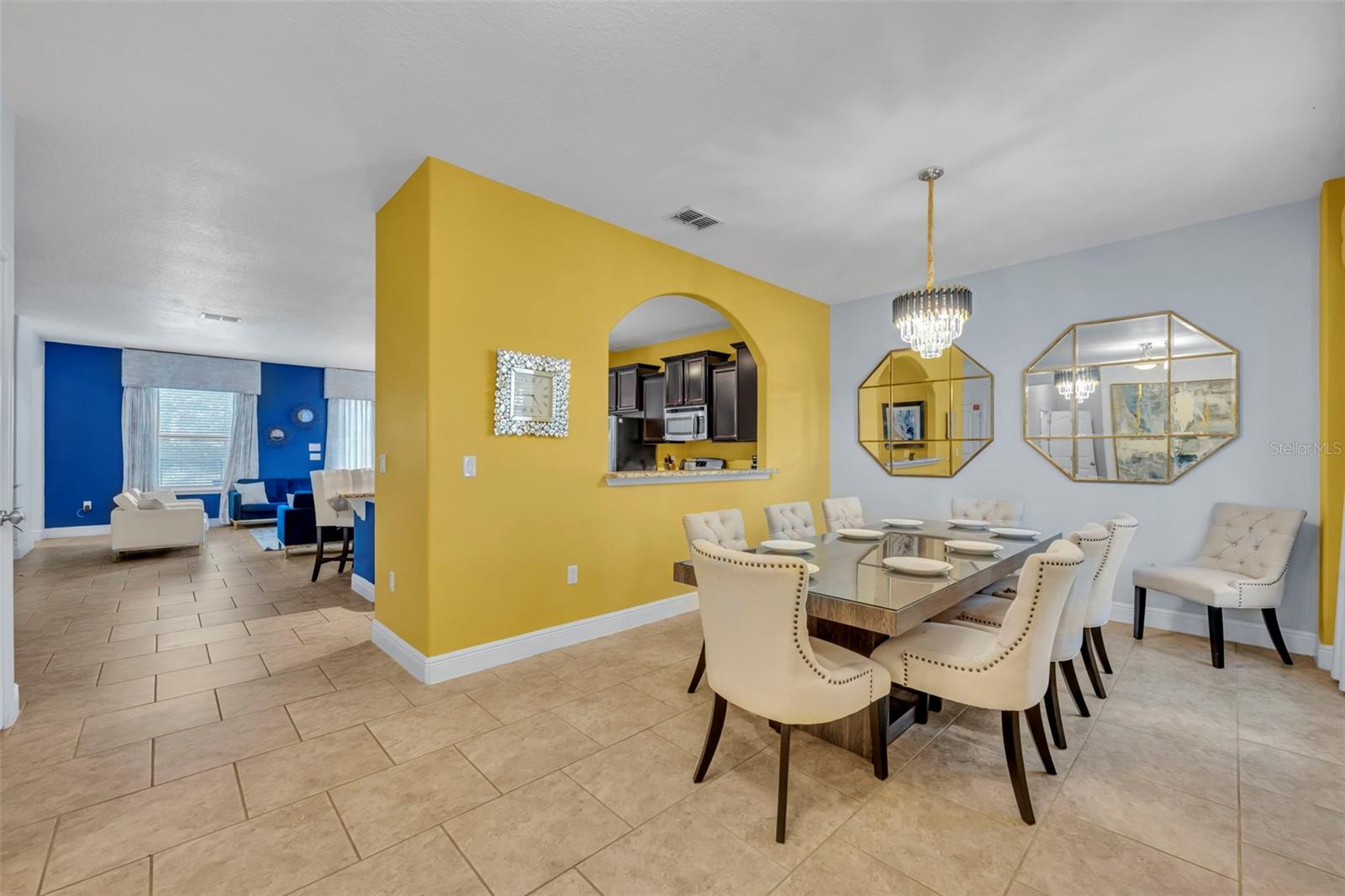 Image 4 of 72 For 4209 Oakview Drive