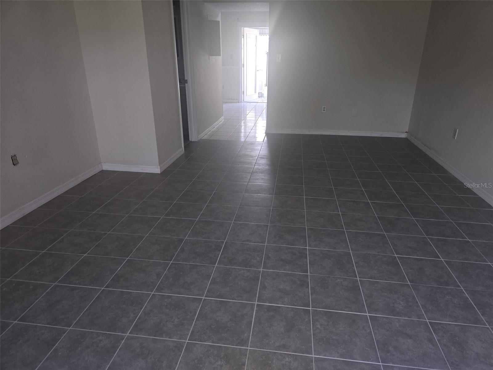 Image 3 of 16 For 5850 Cypress Gardens Boulevard 604