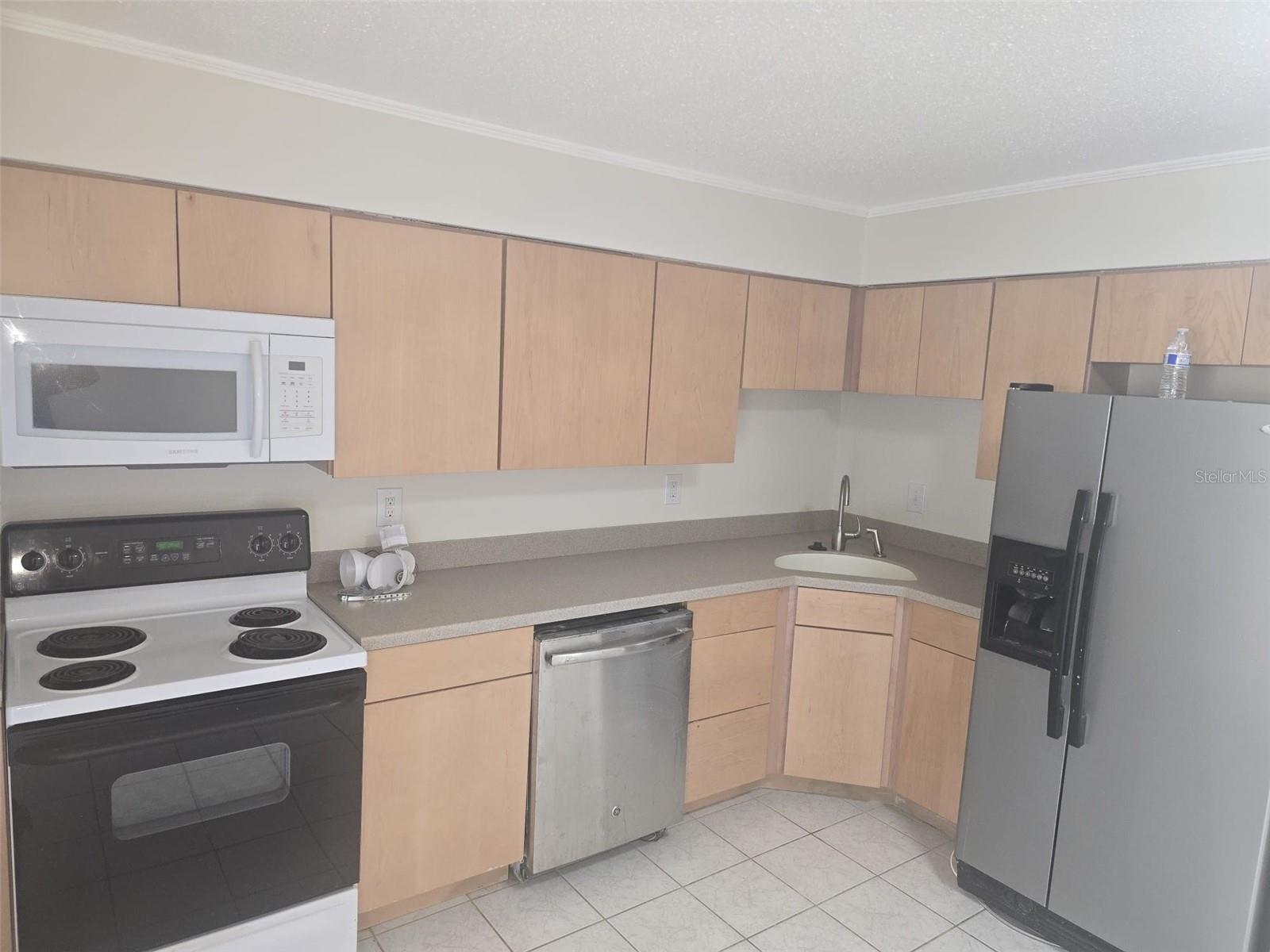 Image 4 of 16 For 5850 Cypress Gardens Boulevard 604
