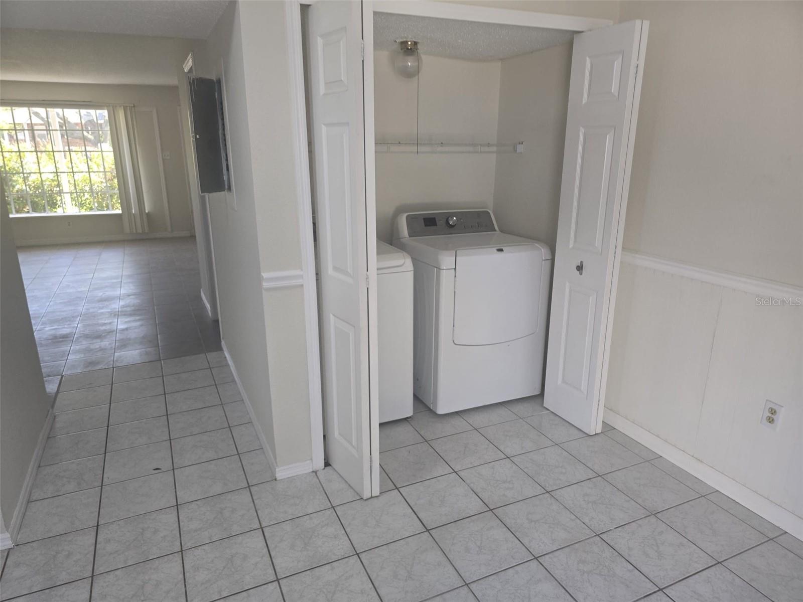 Image 7 of 16 For 5850 Cypress Gardens Boulevard 604