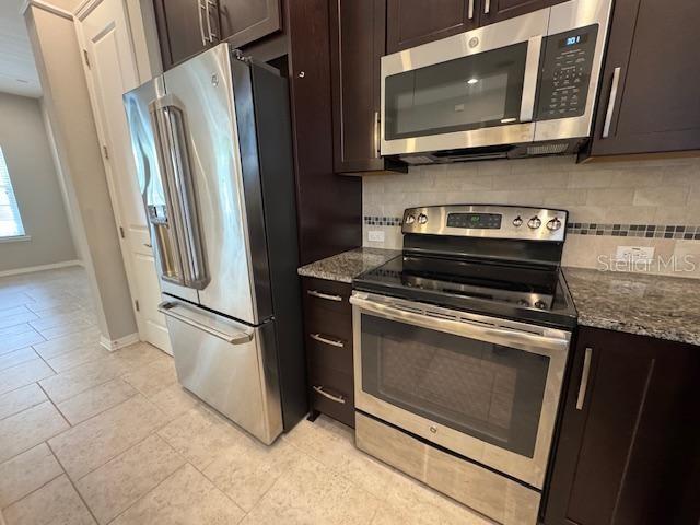 Listing photo id 8 for 1432 Resolute Street