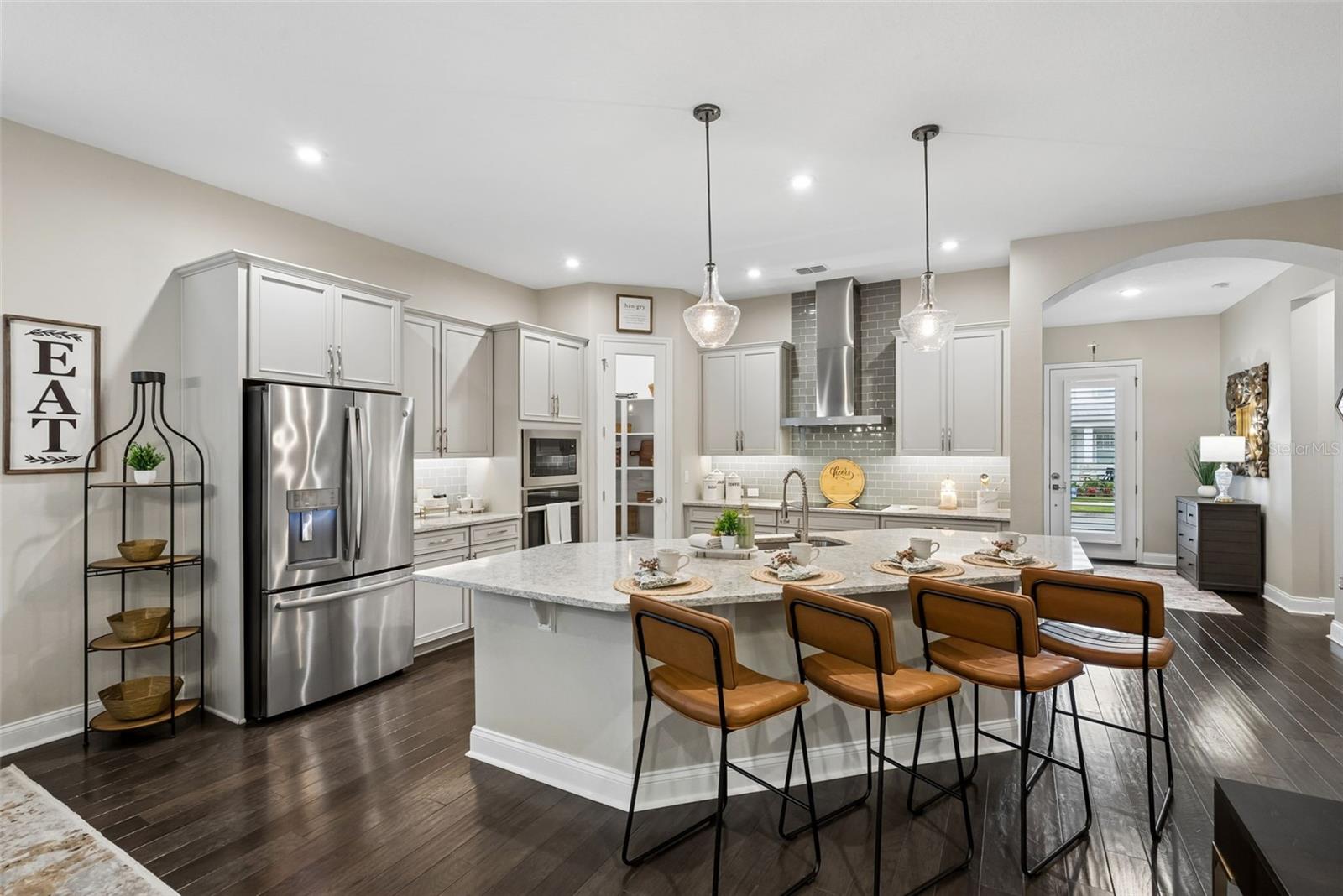 Image 10 of 33 For 13308 Stoddart Avenue