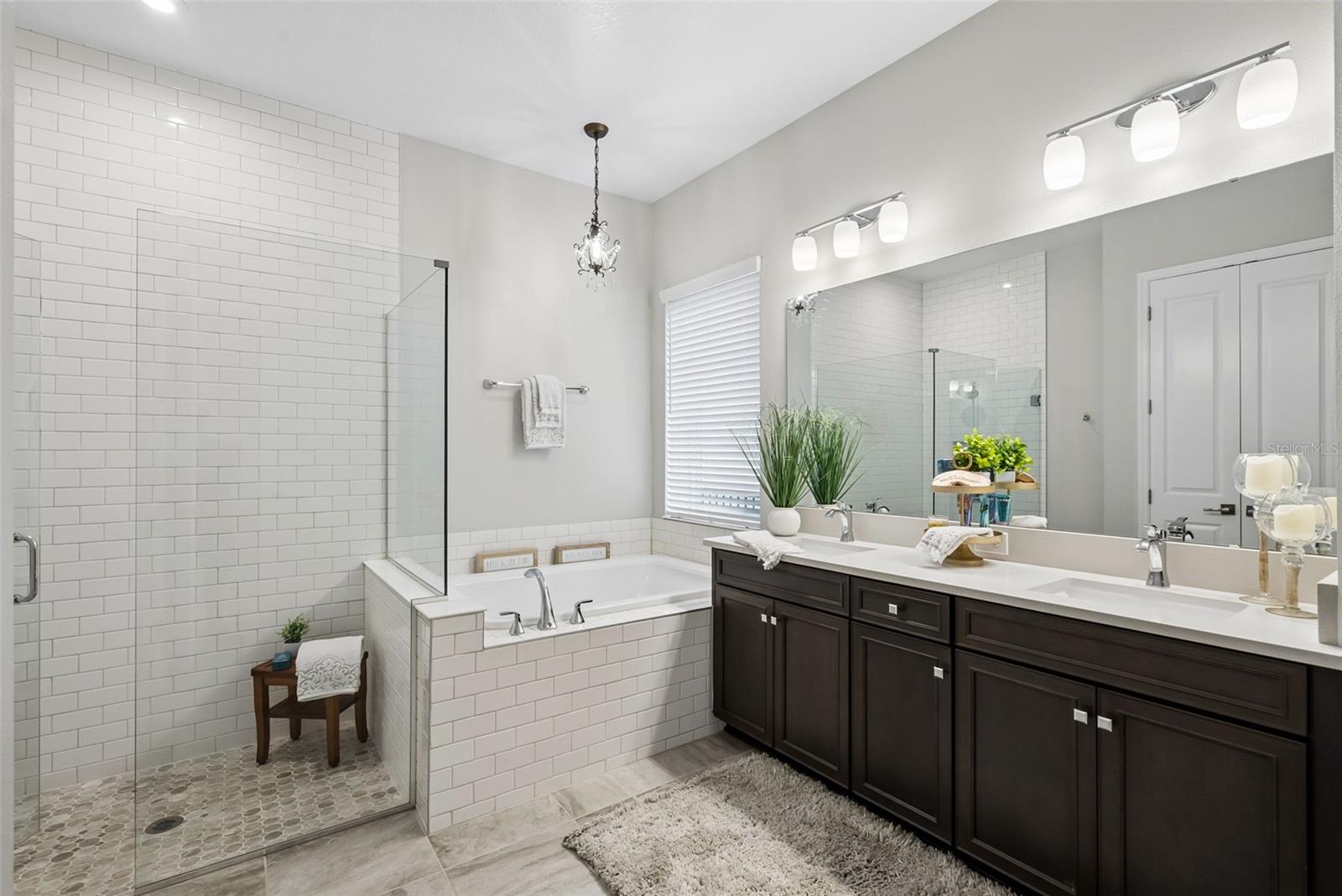 Image 16 of 33 For 13308 Stoddart Avenue