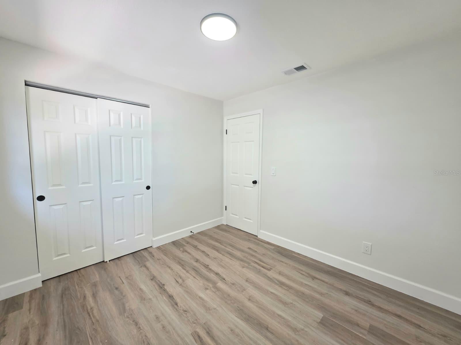 Image 19 of 27 For 1125 Pollyanna Drive