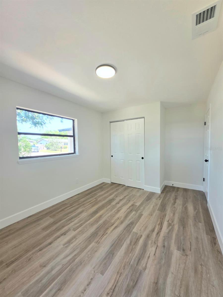 Image 20 of 27 For 1125 Pollyanna Drive
