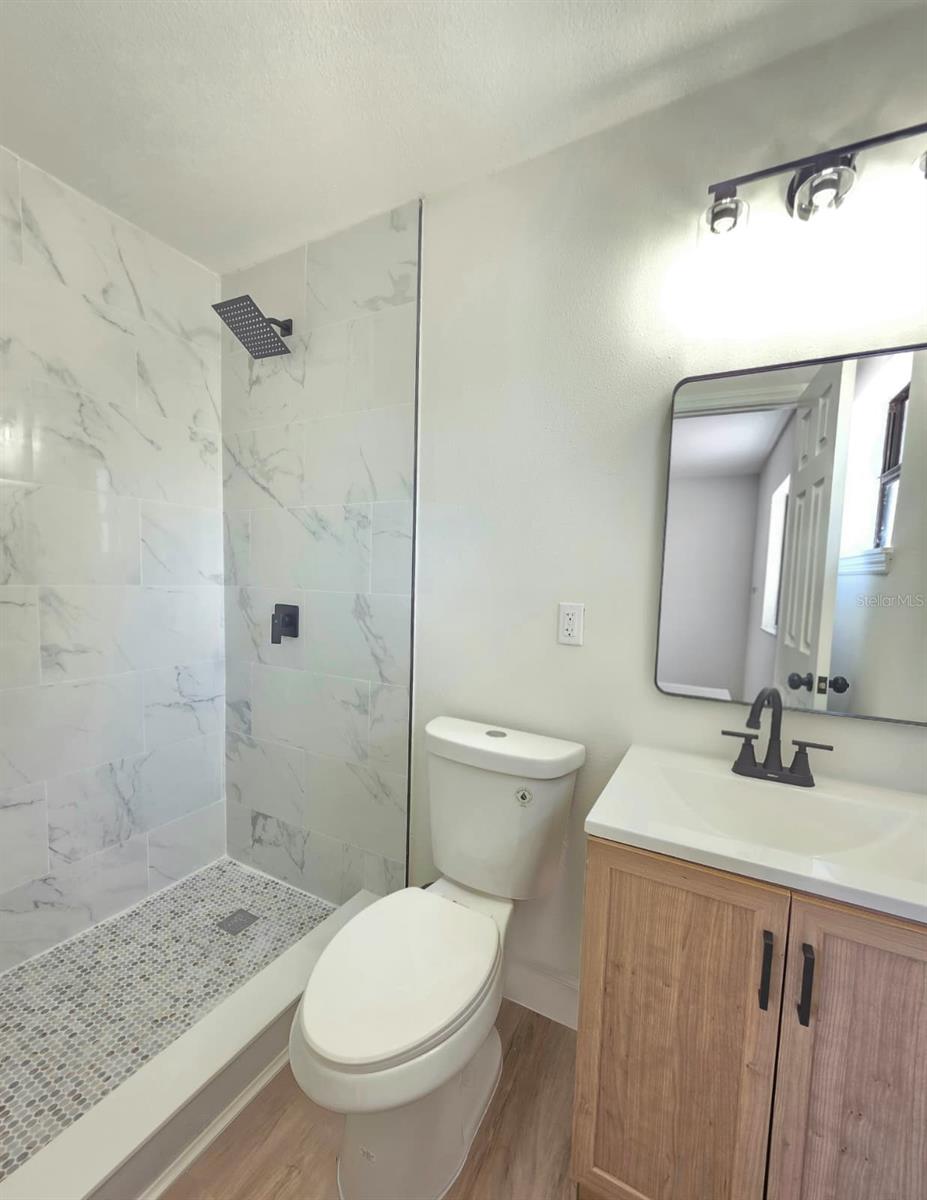 Image 21 of 27 For 1125 Pollyanna Drive