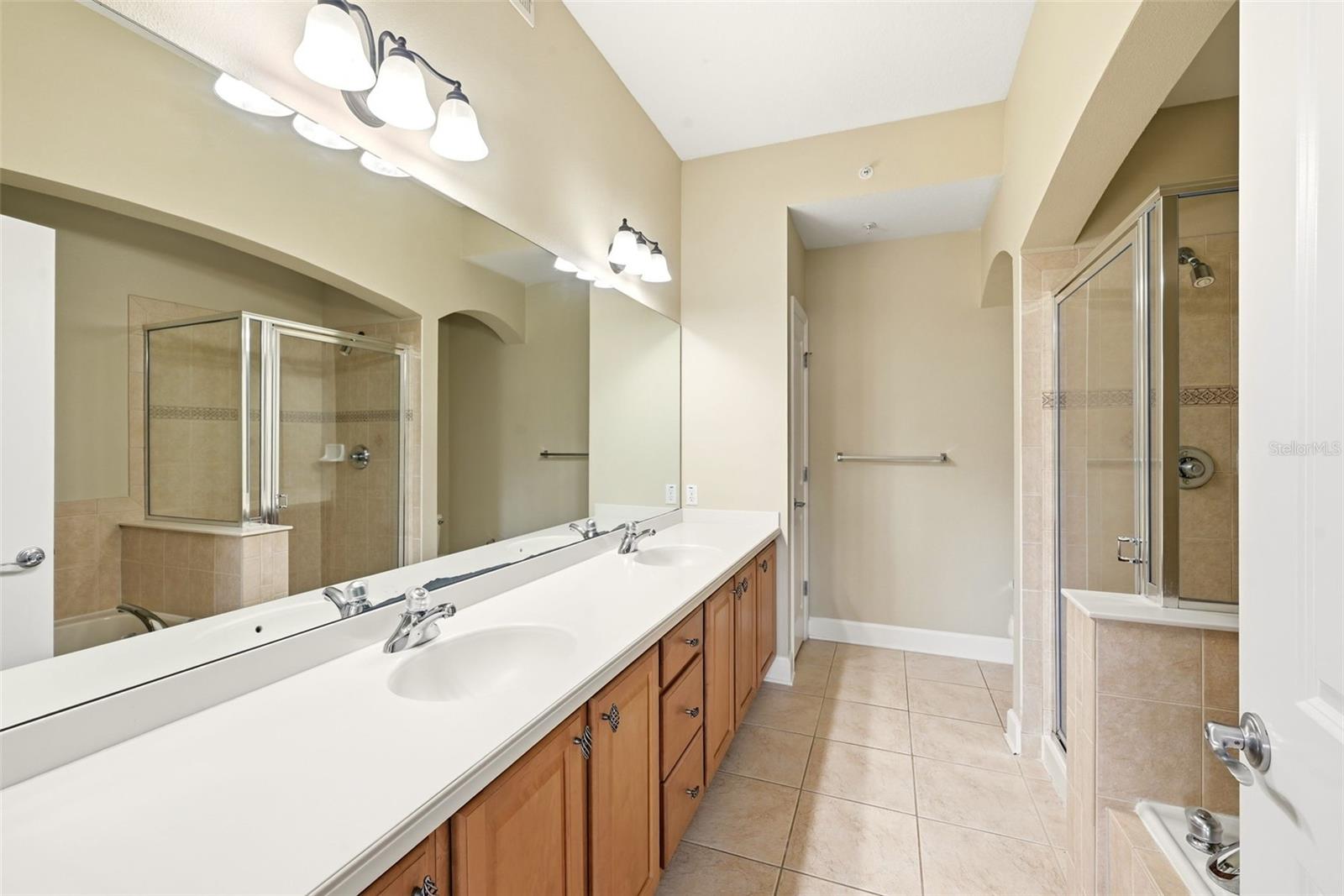 Image 26 of 41 For 1231 Wright Circle 212