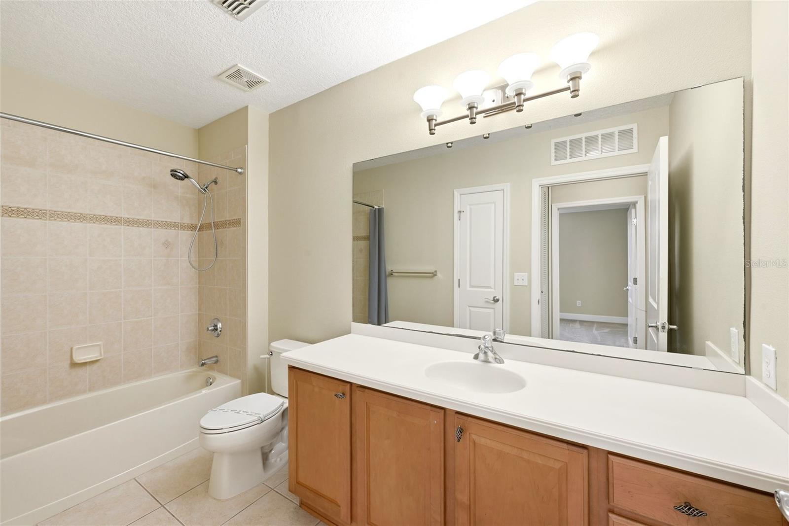 Image 30 of 41 For 1231 Wright Circle 212