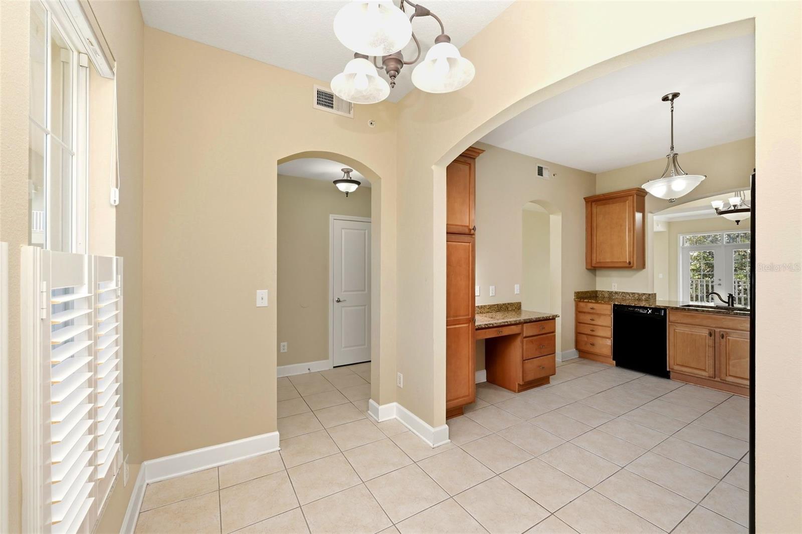 Image 7 of 41 For 1231 Wright Circle 212