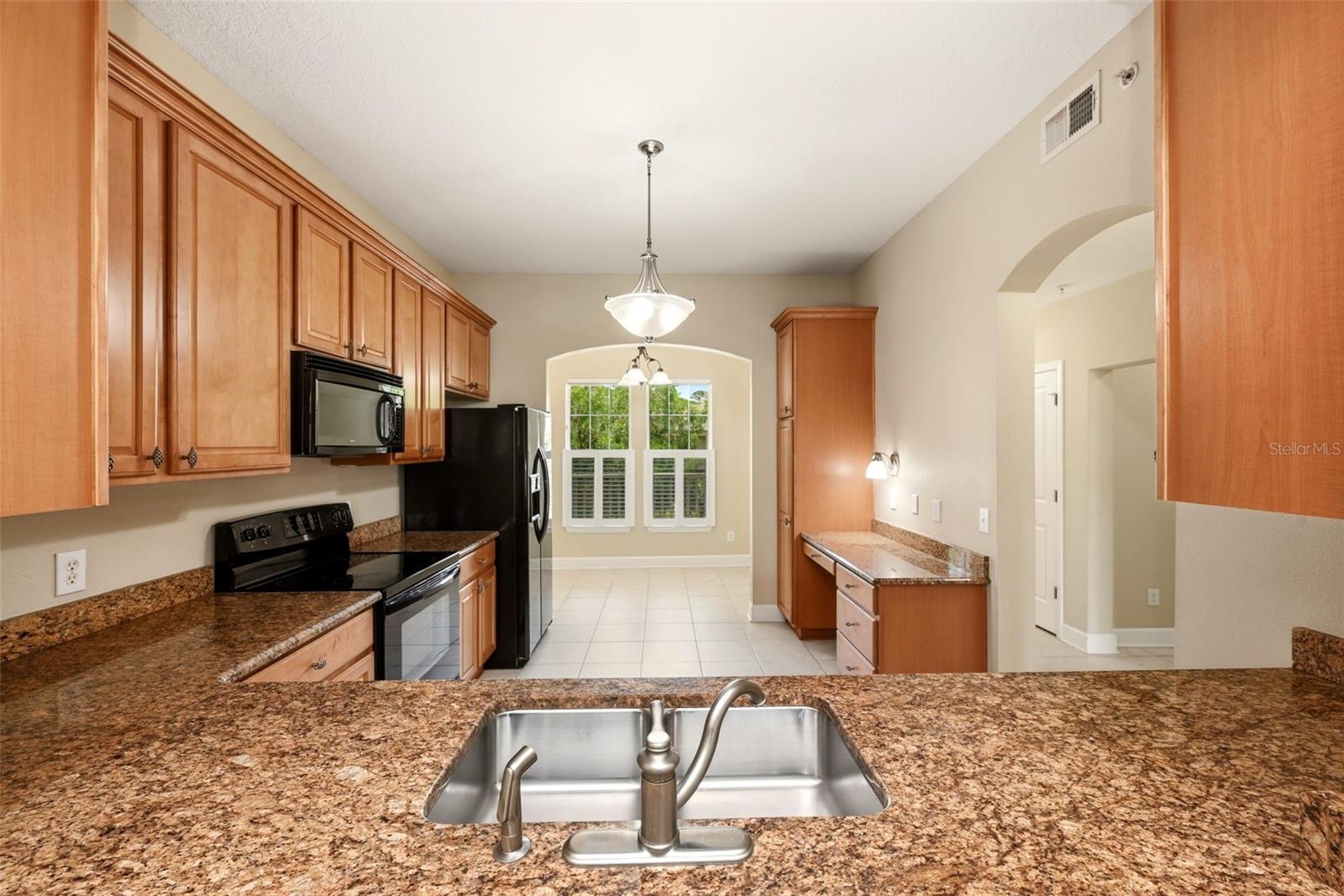 Image 9 of 41 For 1231 Wright Circle 212