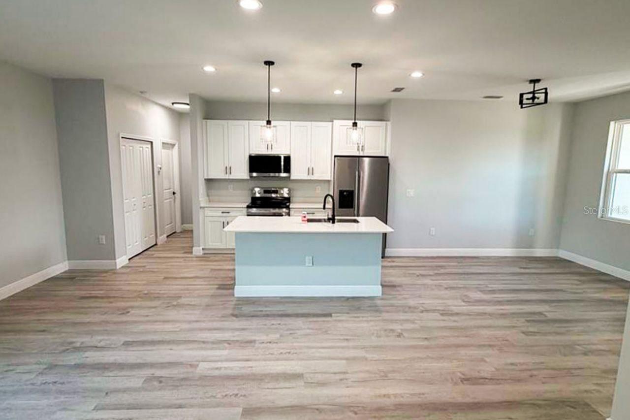 Image 2 of 6 For 18423 Elgin Avenue