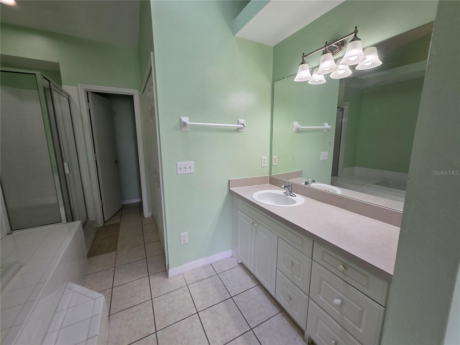 Image 11 of 18 For 342 Caribbean Drive