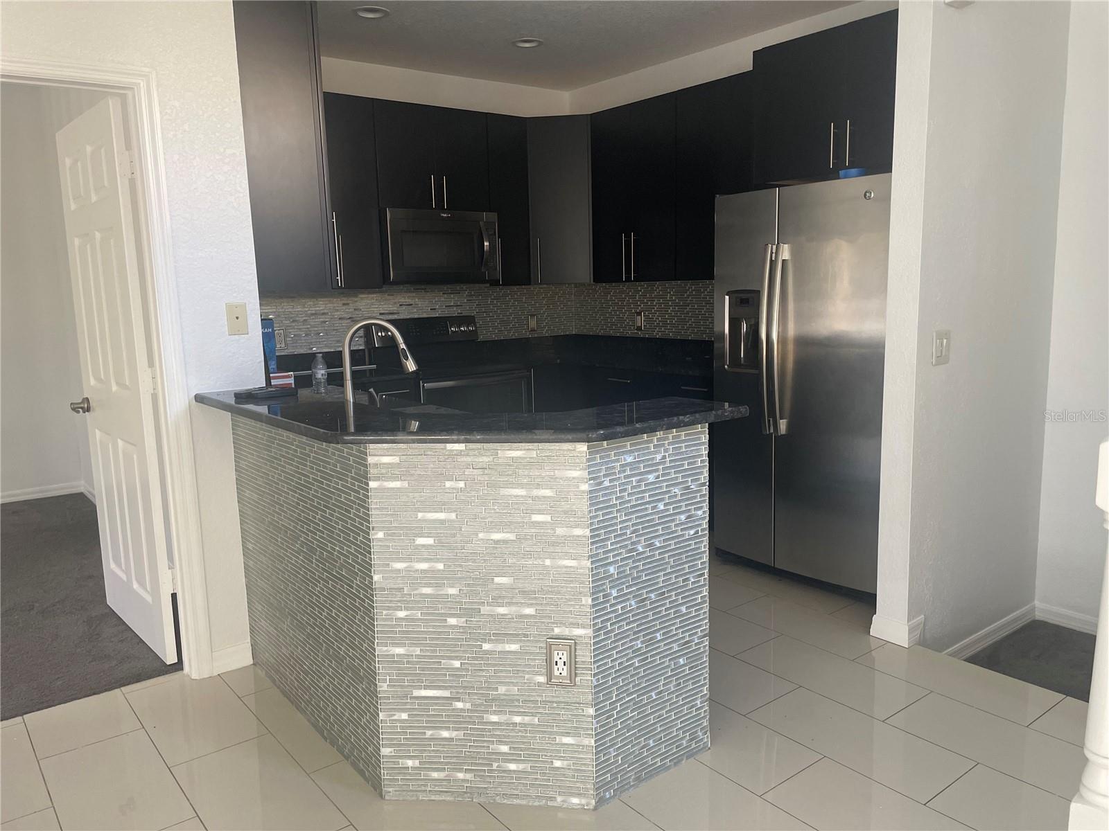 Image 4 of 15 For 2262 Grand Central Parkway 3