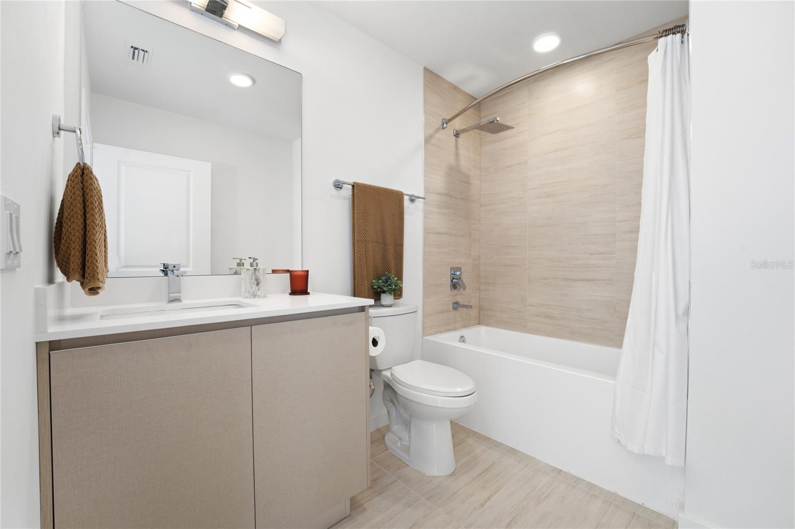 Image 17 of 41 For 5587 Millenia Park Boulevard 515