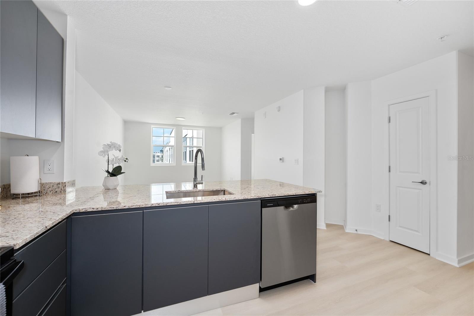 Image 8 of 41 For 5587 Millenia Park Boulevard 515