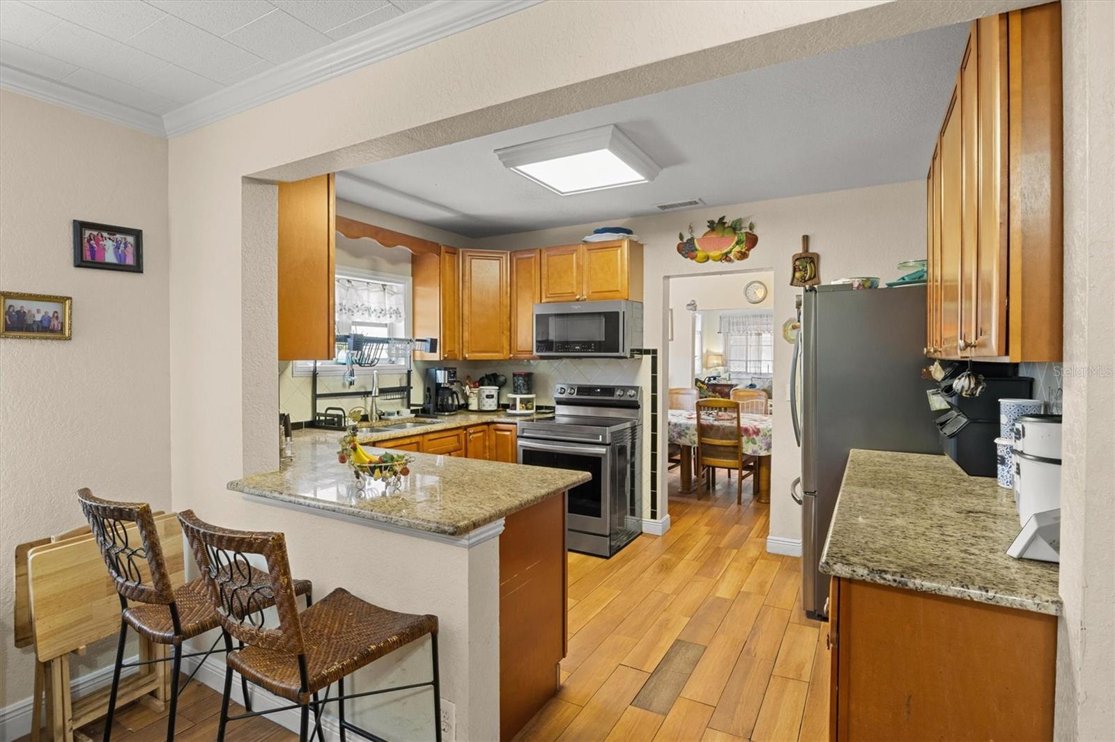 Image 12 of 40 For 207 Perry Avenue
