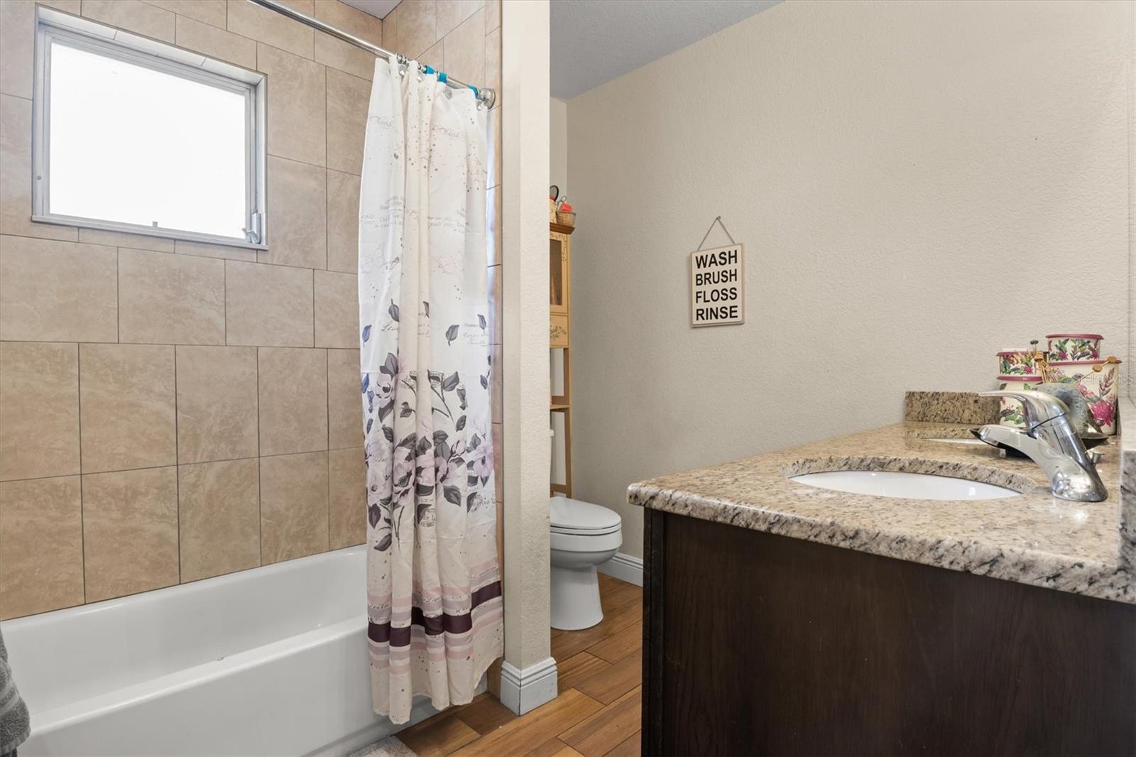 Image 22 of 40 For 207 Perry Avenue