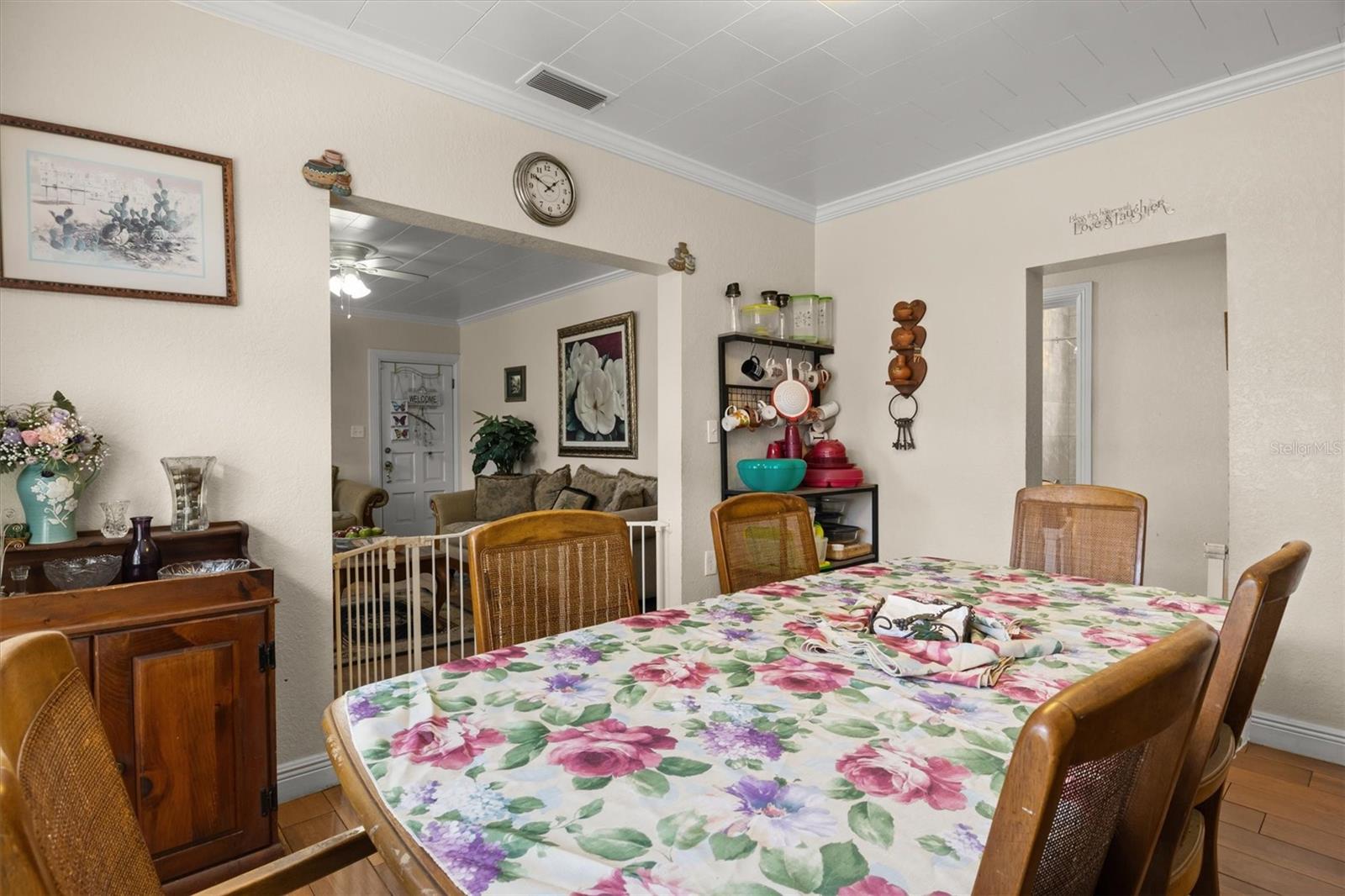 Image 9 of 40 For 207 Perry Avenue