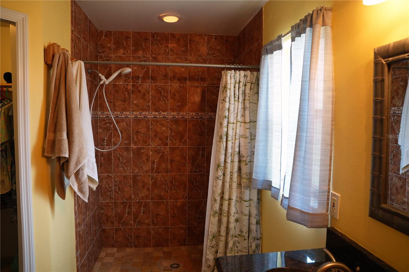Image 15 of 33 For 9705 Lingwood Trail