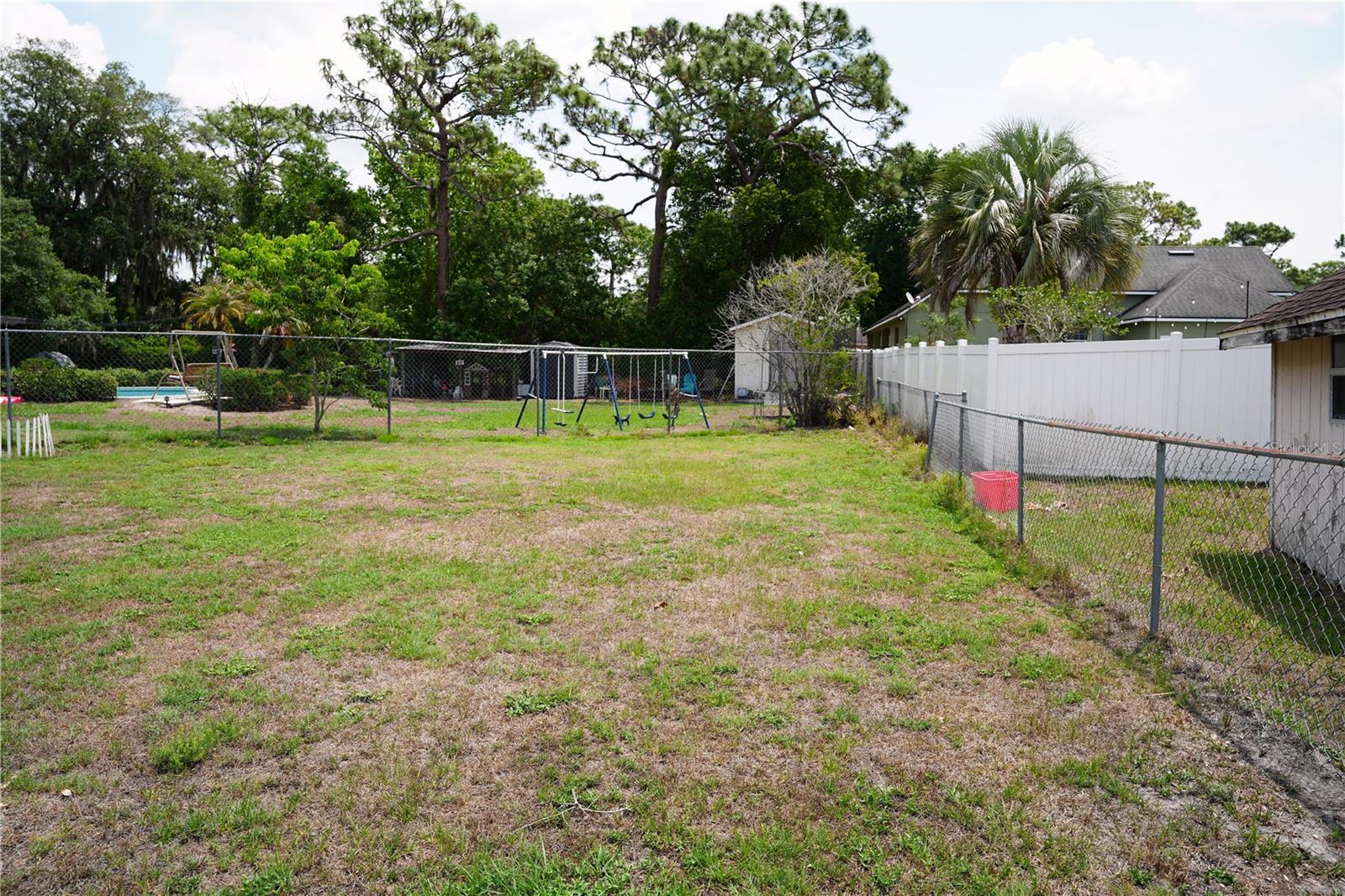 Image 28 of 33 For 9705 Lingwood Trail