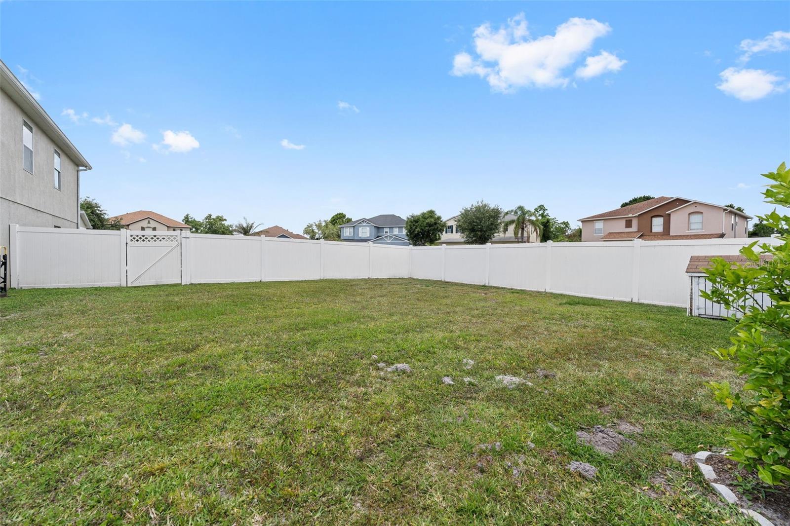 Image 4 of 45 For 831 Neptune Pointe Lane