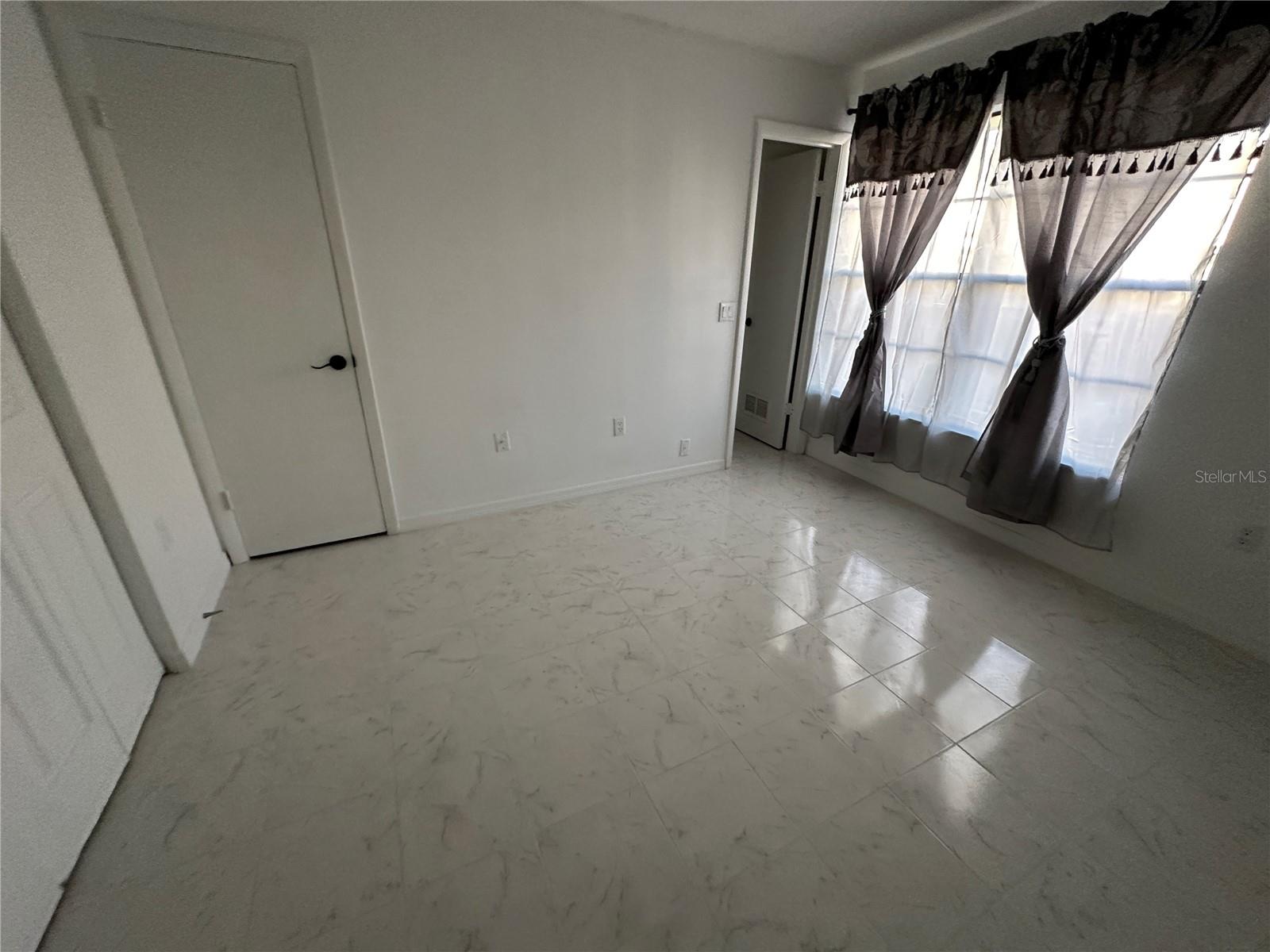 Image 5 of 12 For 6077 Village Circle 6077