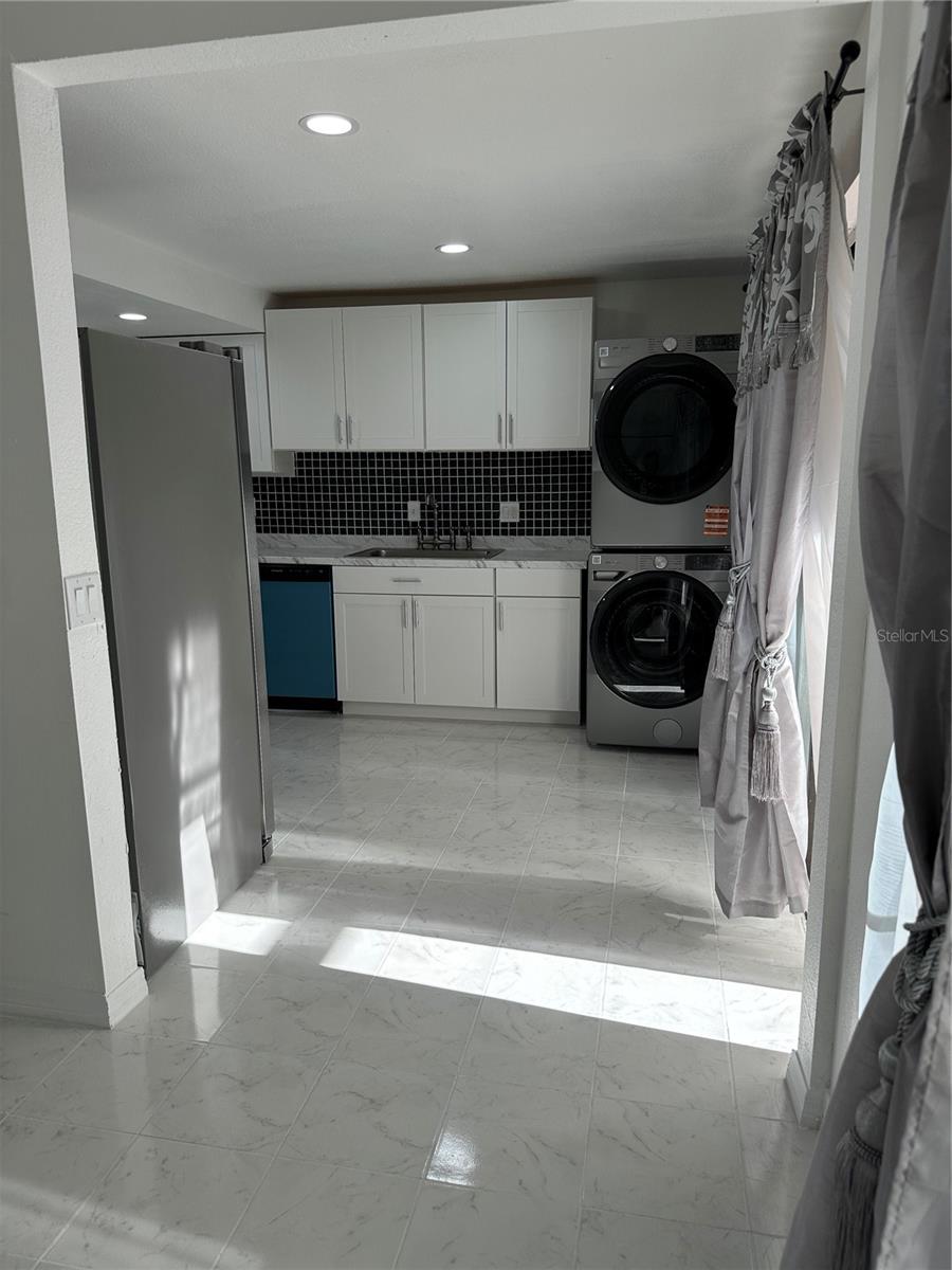 Image 7 of 12 For 6077 Village Circle 6077