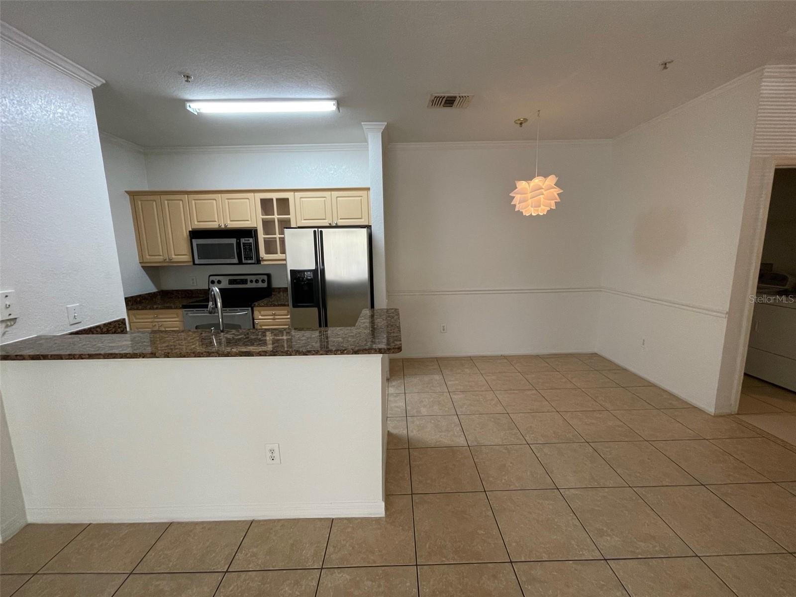 Image 3 of 16 For 3611 Conroy Road 825