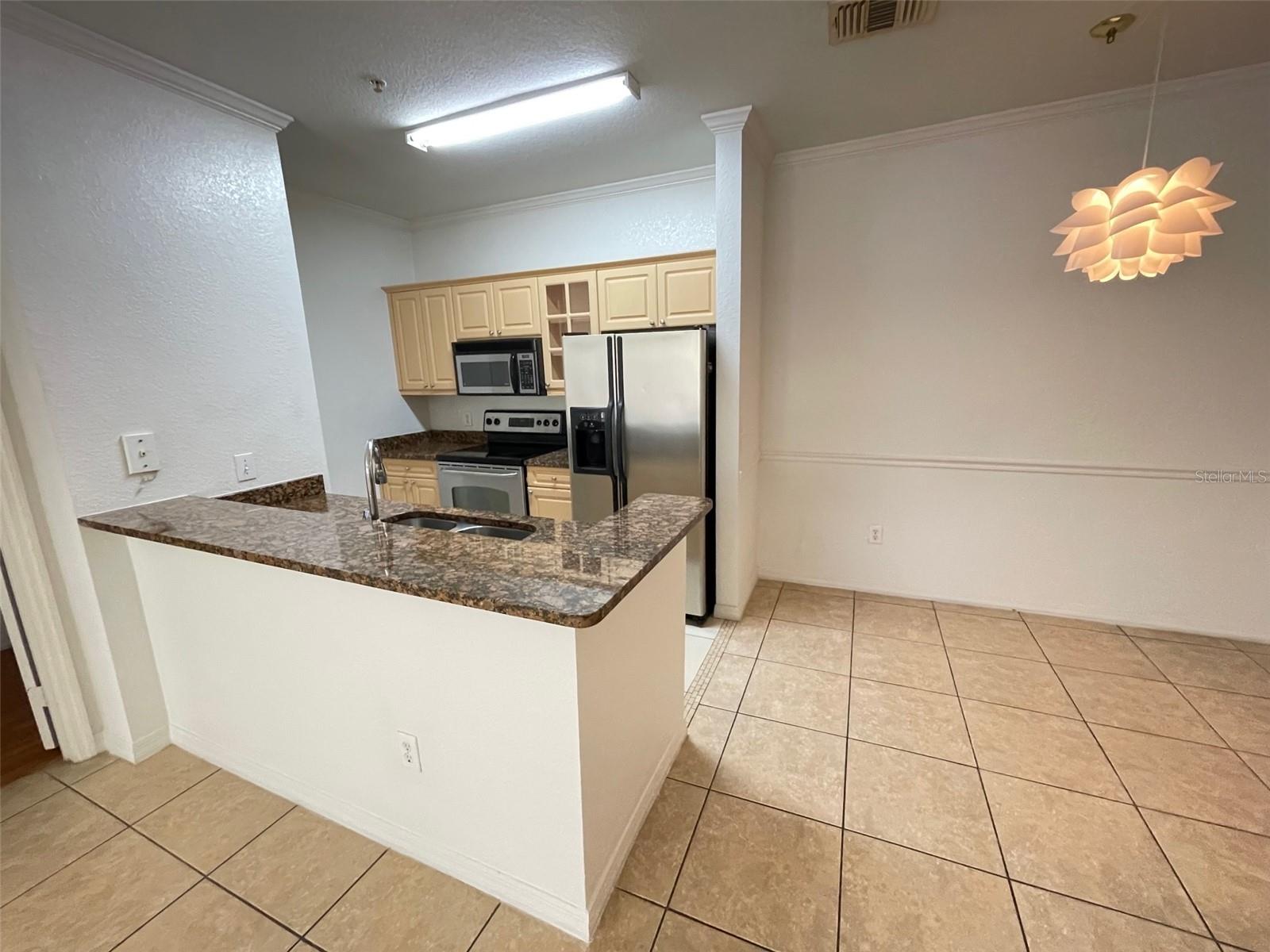 Image 4 of 16 For 3611 Conroy Road 825