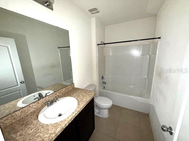 Image 10 of 15 For 5716 Lakeside Landings Boulevard