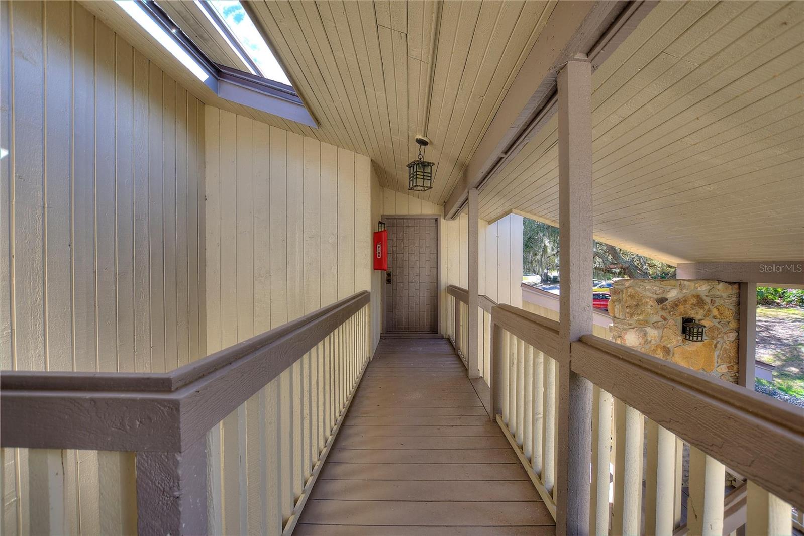 Image 19 of 26 For 907 Tennis Way 3147-8