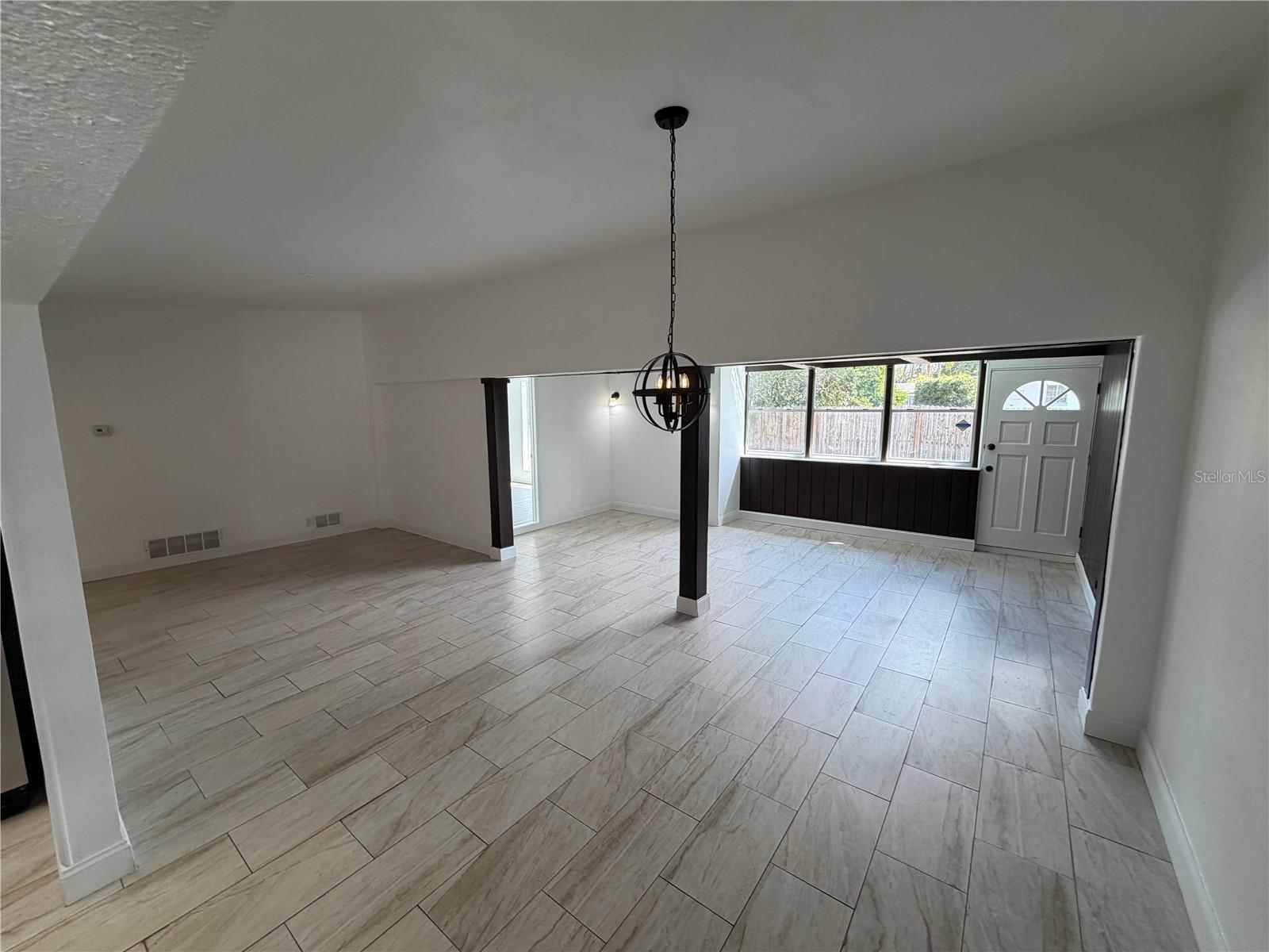 Image 3 of 8 For 4235 Edgewater Drive