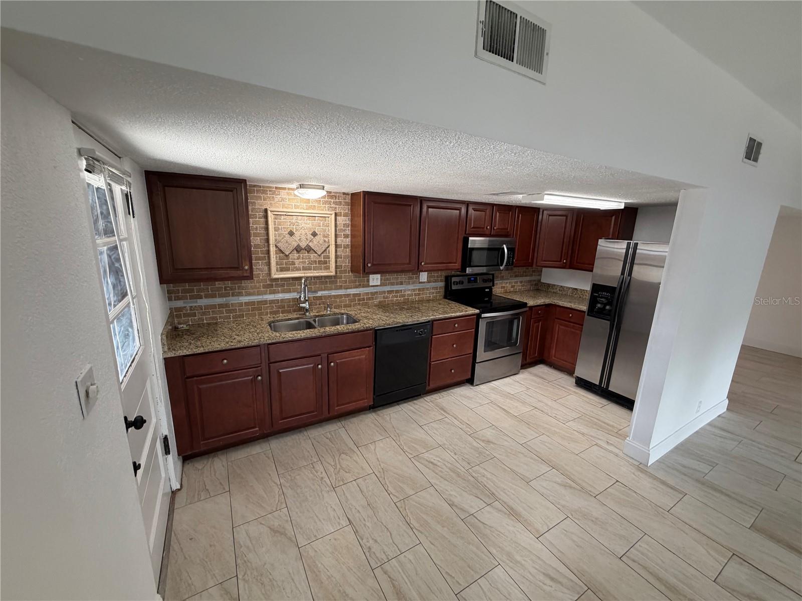 Image 4 of 8 For 4235 Edgewater Drive