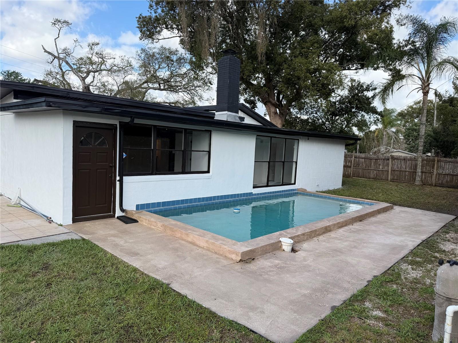 Image 8 of 8 For 4235 Edgewater Drive