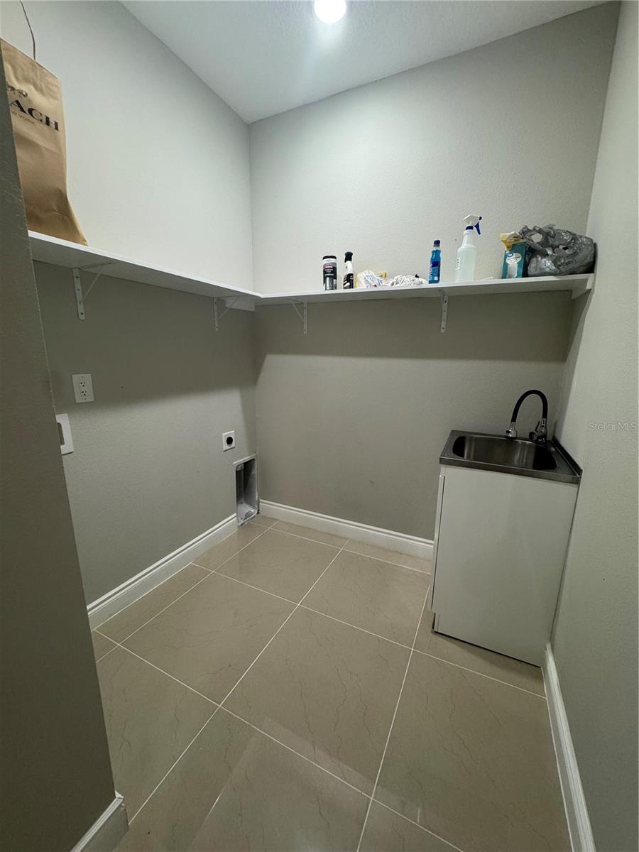 Image 16 of 32 For 2037 Greenbriar Terrace
