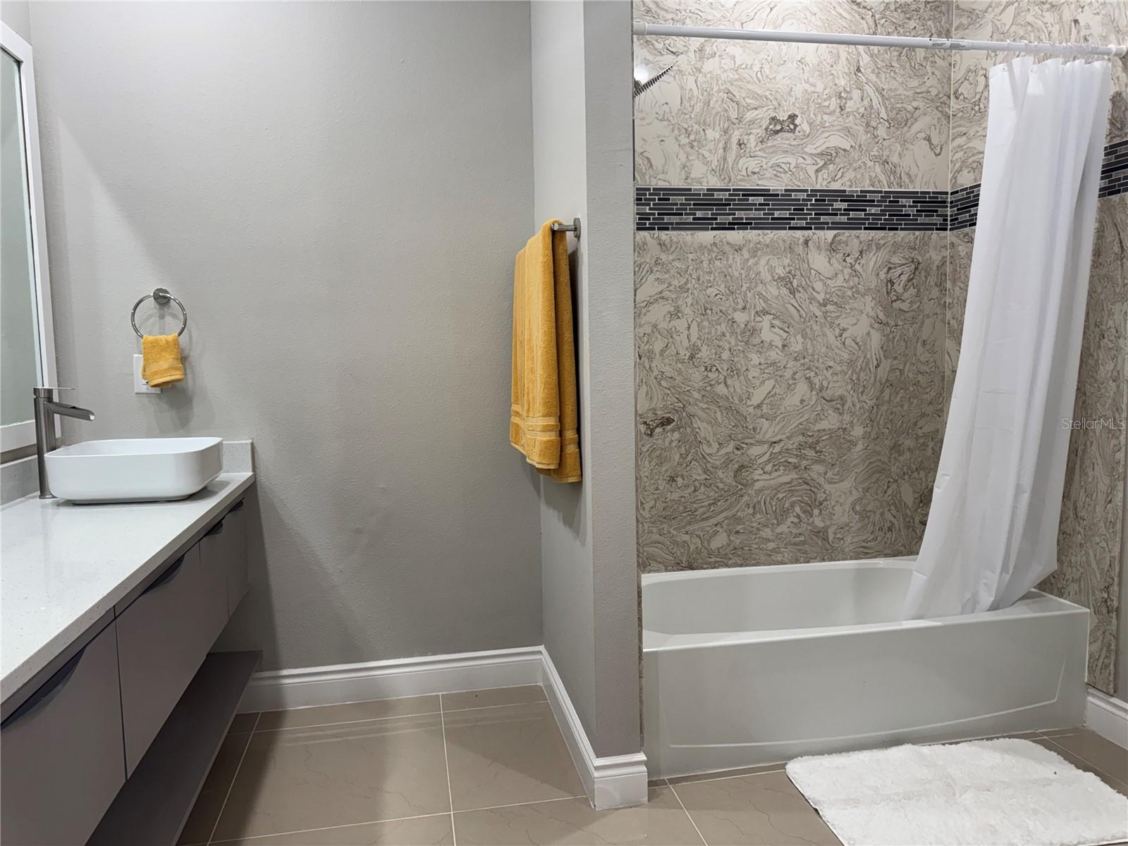 Image 27 of 32 For 2037 Greenbriar Terrace