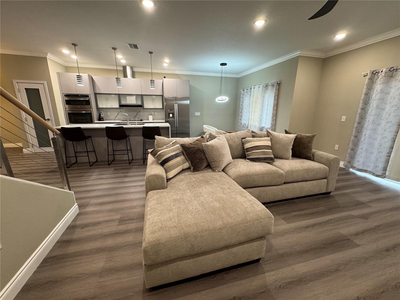 Image 3 of 32 For 2037 Greenbriar Terrace