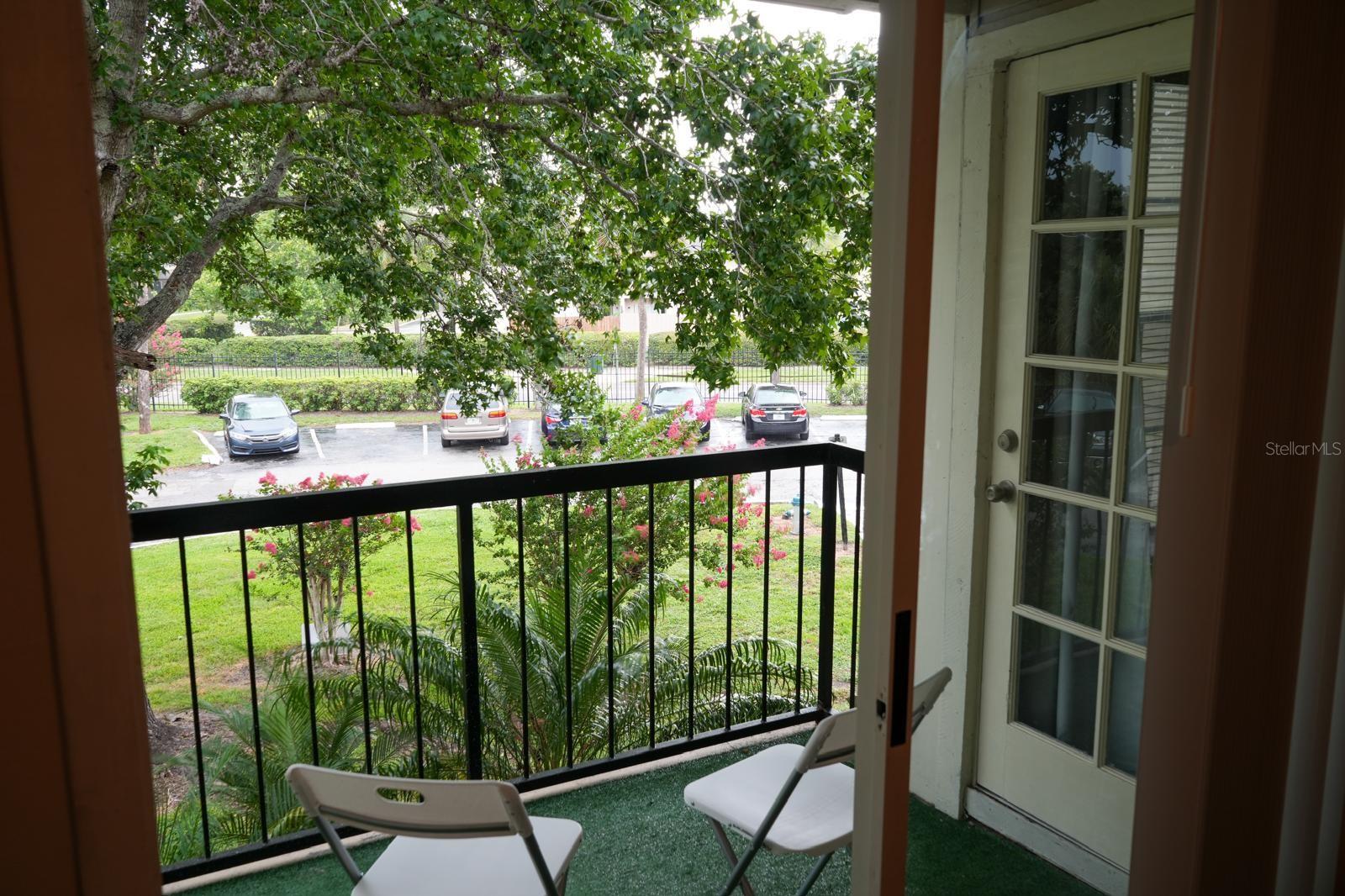 Image 4 of 18 For 1916 Lake Atriums Circle 44