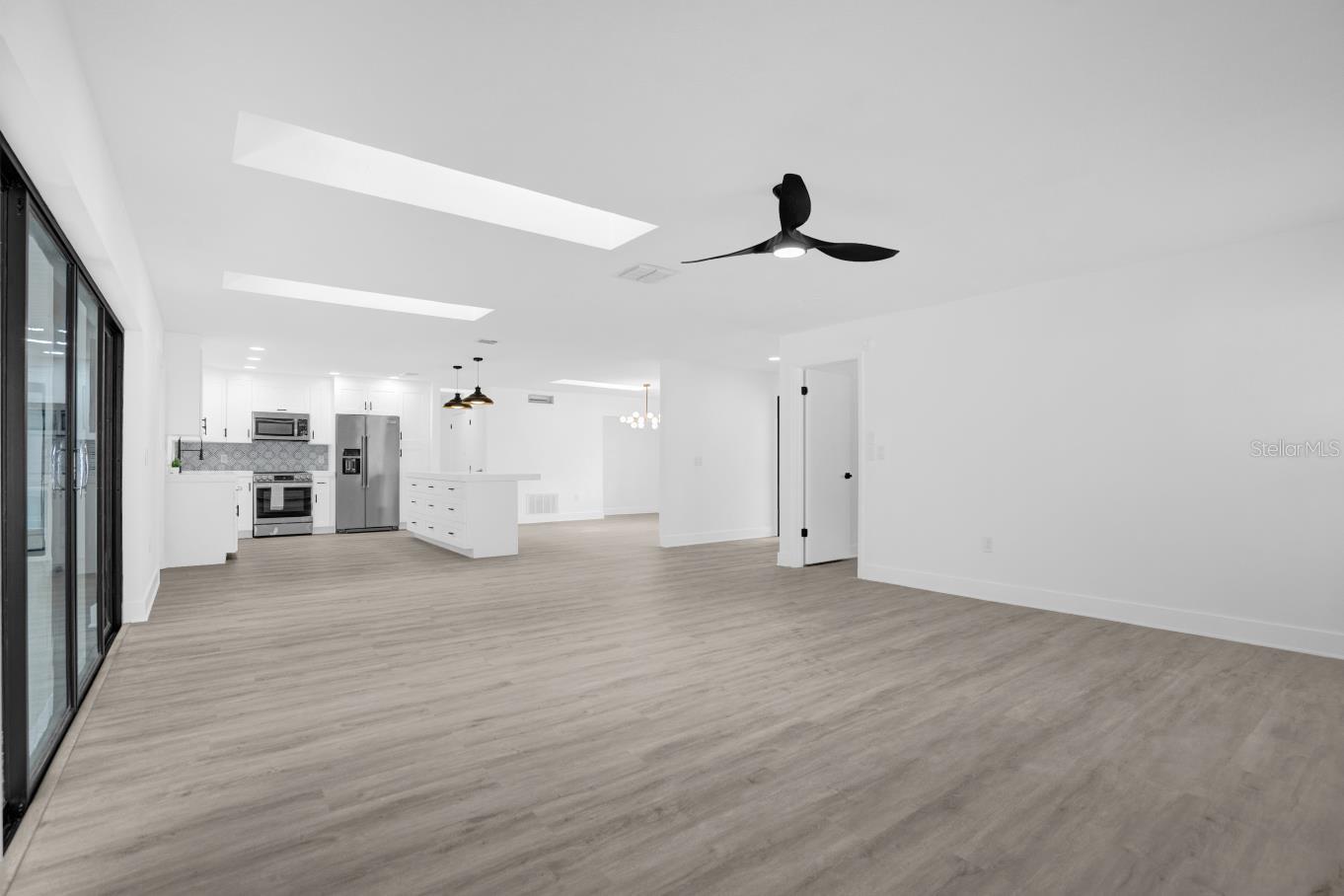 Image 13 of 33 For 8241 Caraway Drive