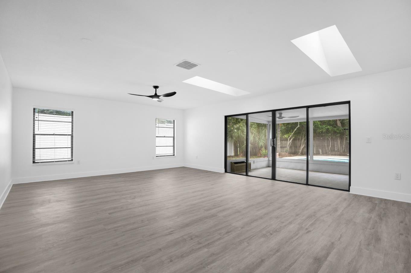 Image 14 of 33 For 8241 Caraway Drive