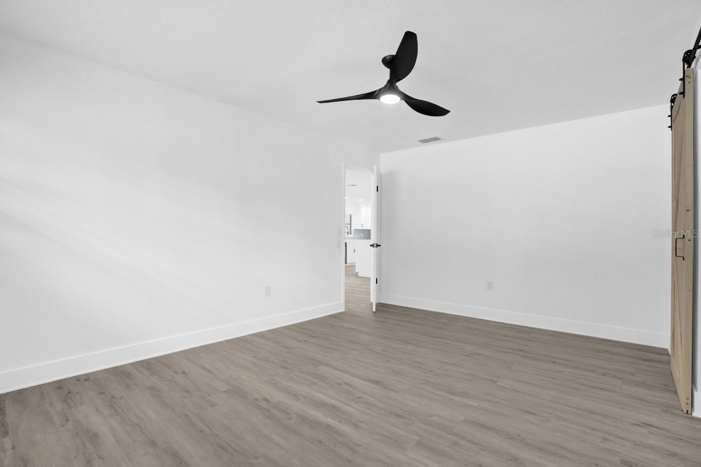 Image 16 of 33 For 8241 Caraway Drive
