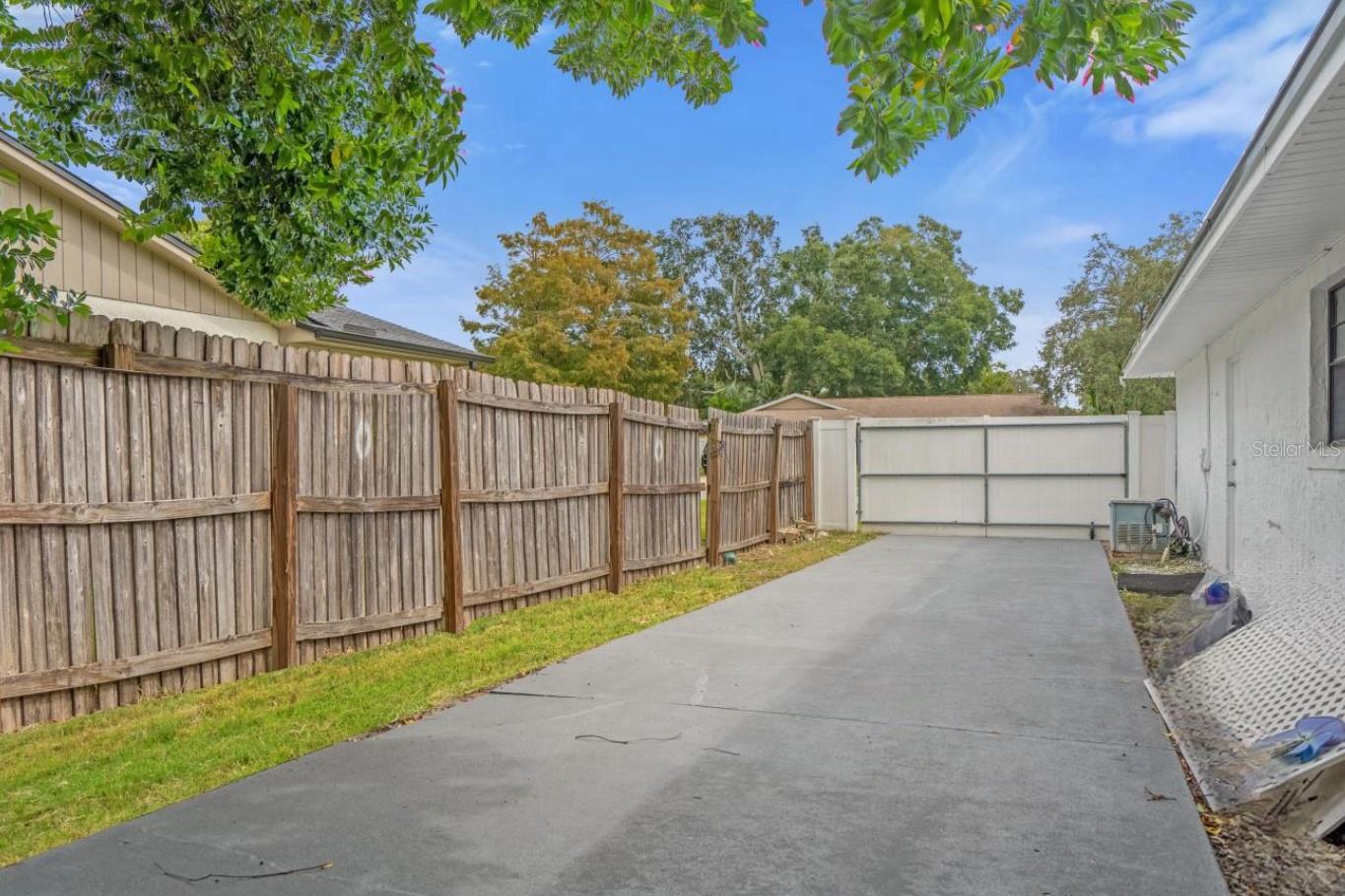 Image 30 of 33 For 8241 Caraway Drive