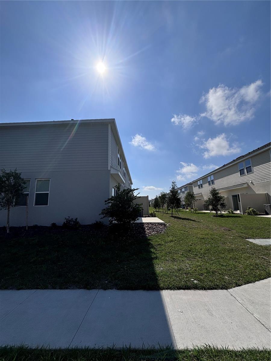 Image 9 of 28 For 3010 Canary Avenue