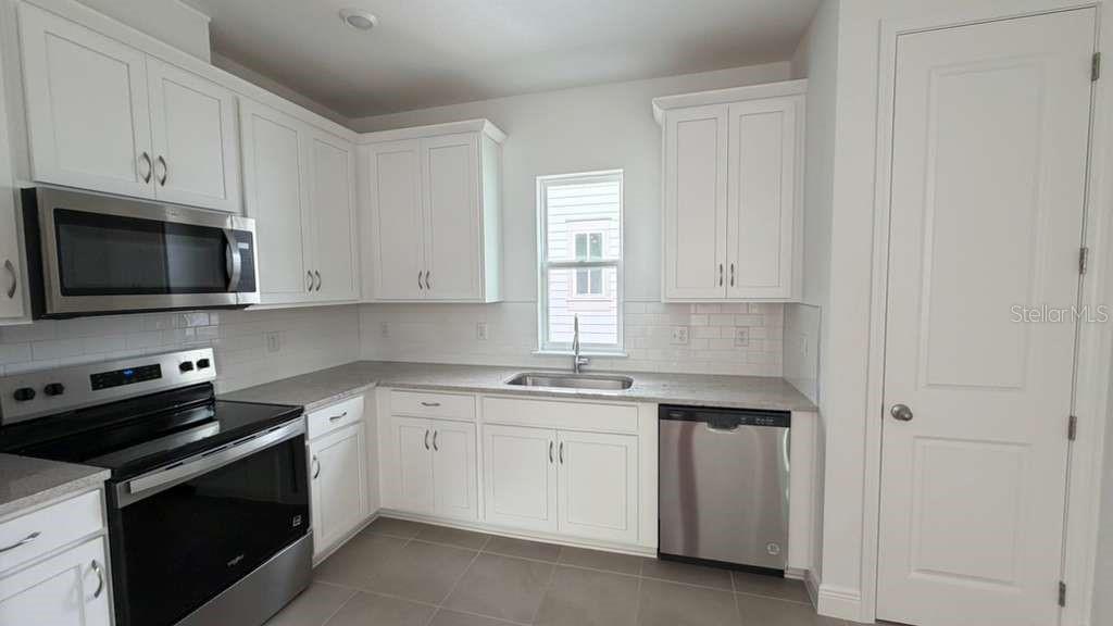 Image 5 of 20 For 10239 Dulbecco Street